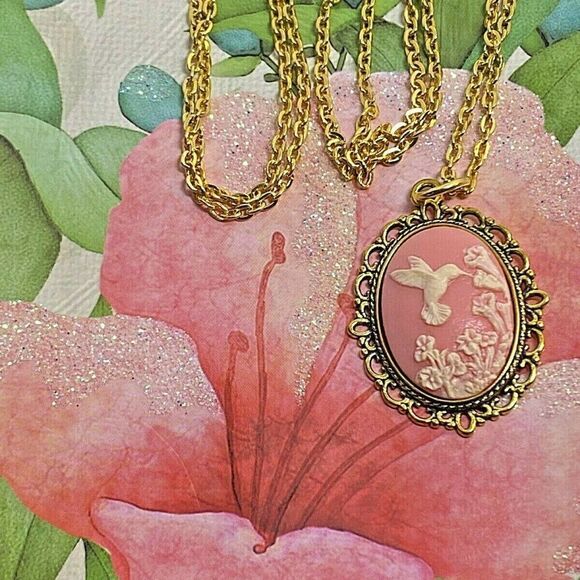 Fall Hummingbird NecklaceFlowers White Pink Cameo - Picture 3 of 9